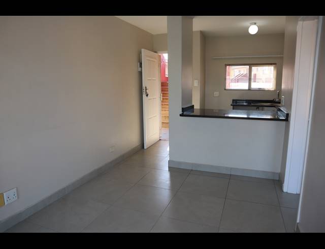 1 BEDROOM APARTMENT FOR SALE IN CAVERSHAM GLEN